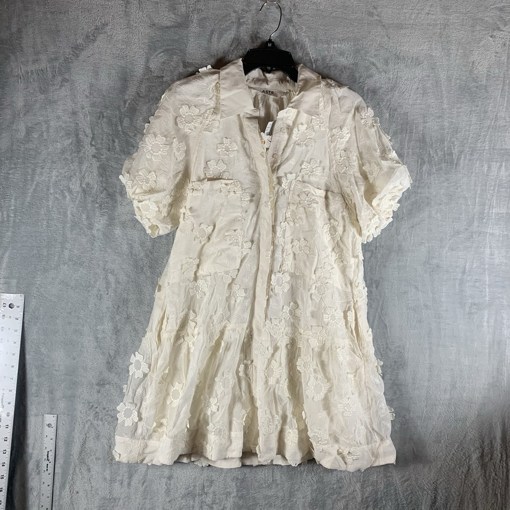 ASTR the Label Women's Dress S Aihara Cream Floral Applique Button Lace Boho NWT
